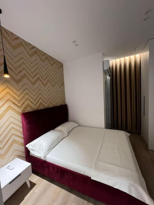 Spacious Apartment Ish-Blloku Area Tirana Exterior photo