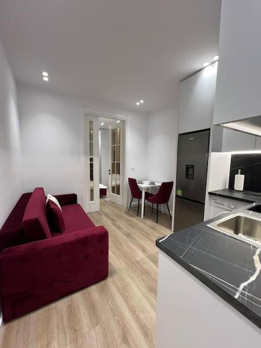 Spacious Apartment Ish-Blloku Area Tirana Exterior photo