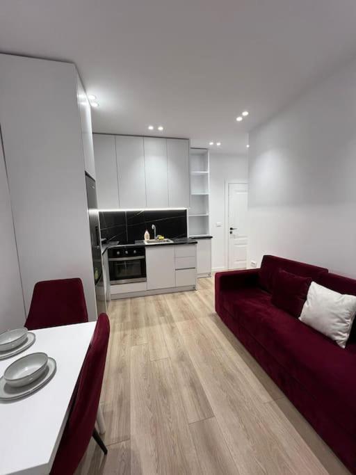 Spacious Apartment Ish-Blloku Area Tirana Exterior photo